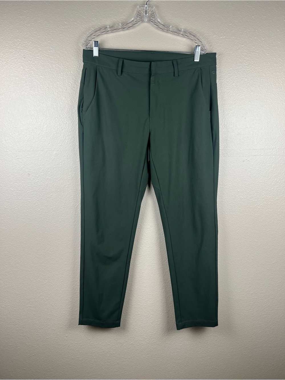 Fabletics Men’s Green Performance Golf Pants 35x32